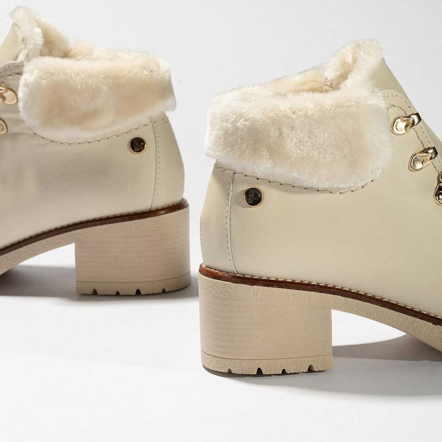 Women Calzaro Fur boots|Women's Boots and Ankle Boots | Napa Ankle Boot 2522 Hoops with Fur Detail in Ice Cream