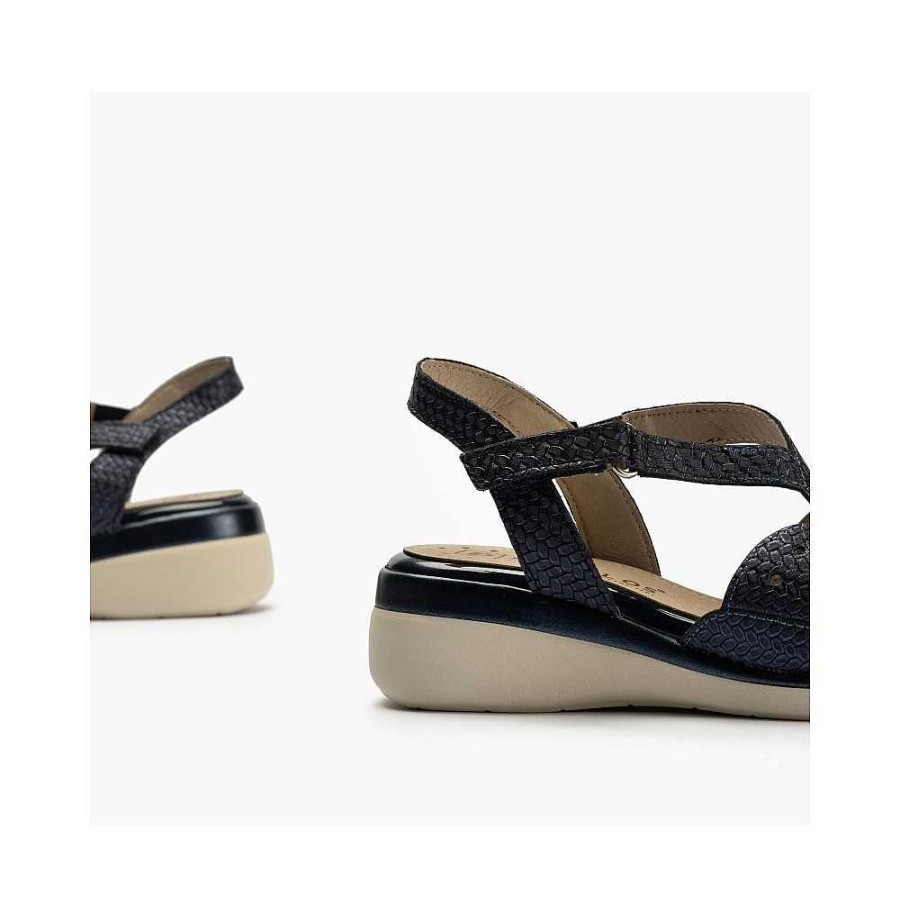 Women Calzaro Sandals | Crossed Strap Sandal 5010 Blue Velcro.